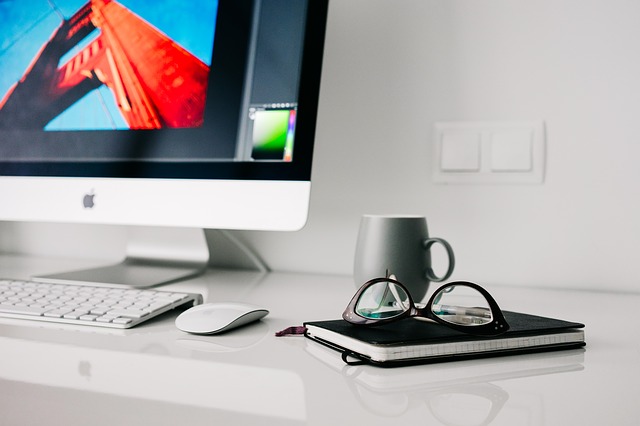 Guida alla decorazione dell'ufficio semplice e funzional