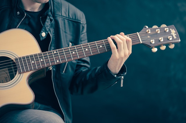 Nozioni di base sui trattamenti acustici – Tipi e forme di trattamento acustico e dove possono essere utilizzati