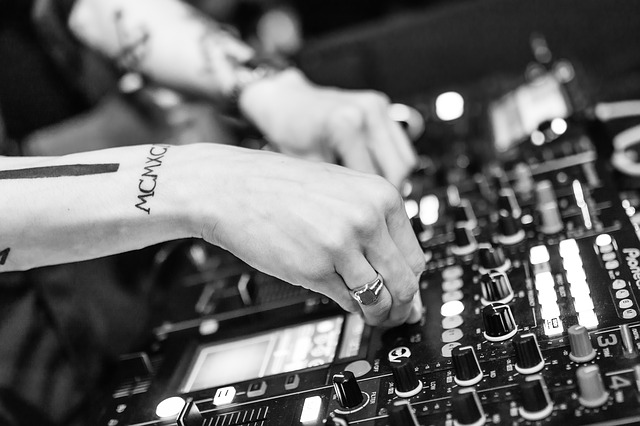 Alcune grandi idee di attrezzature da discoteca per un business di successo