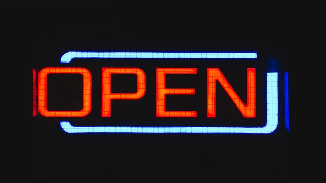 Ombra esterna commerciale Luce importante per promuovere la tua attività