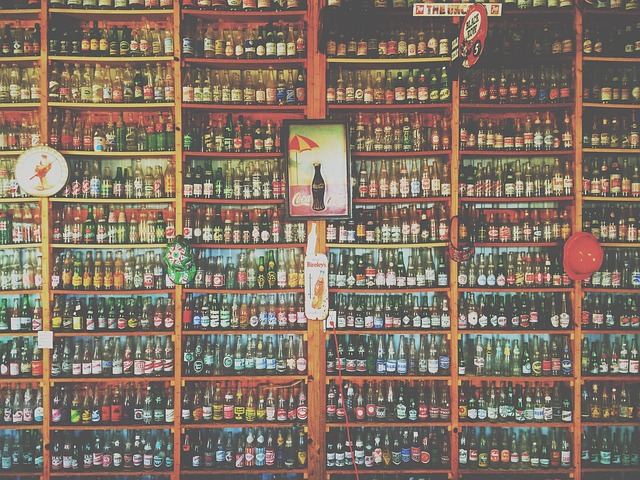 La scaffalatura con display di alto livello è una necessità per i negozi di alimentari