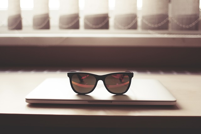 I Roller Shades offrono una soluzione conveniente per risolvere i problemi degli uffici
