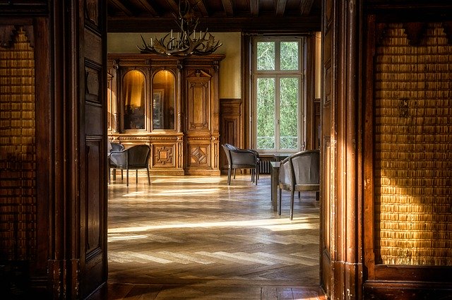 Design distintivo – Porte e manufatti architettonici antichi